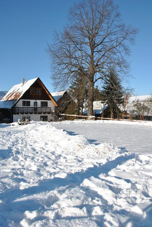 Gazdovsky Dvor "U Tlaciarov" Konuk evi Liptovský Trnovec Dış mekan fotoğraf